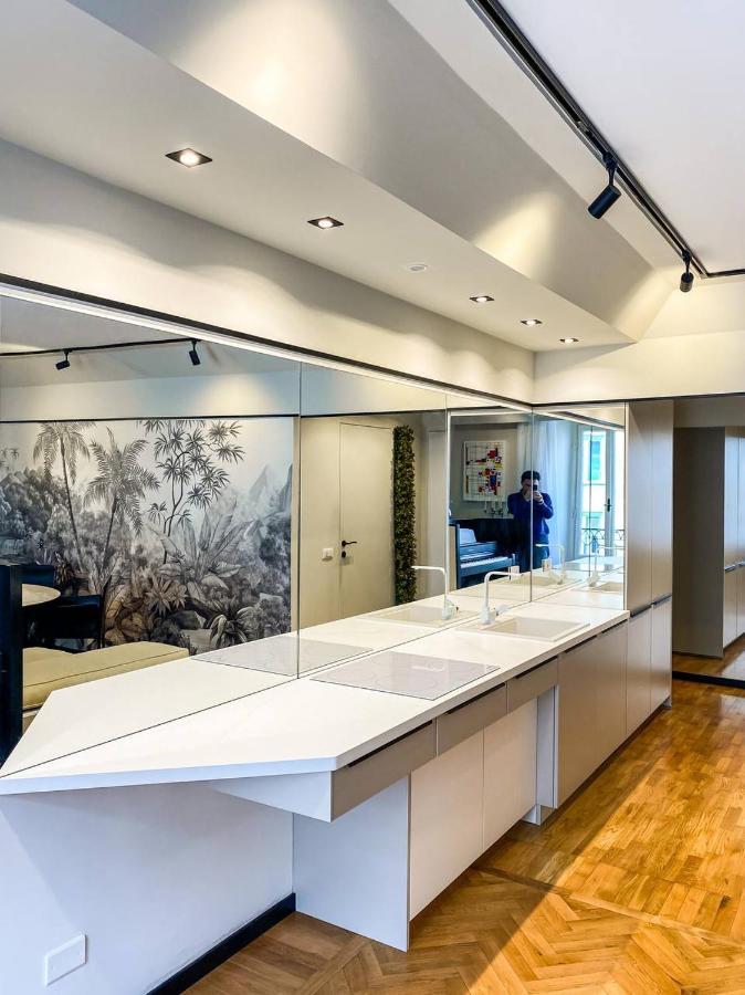 Exclusive Top Floor 2-bedroom Flat * Milán