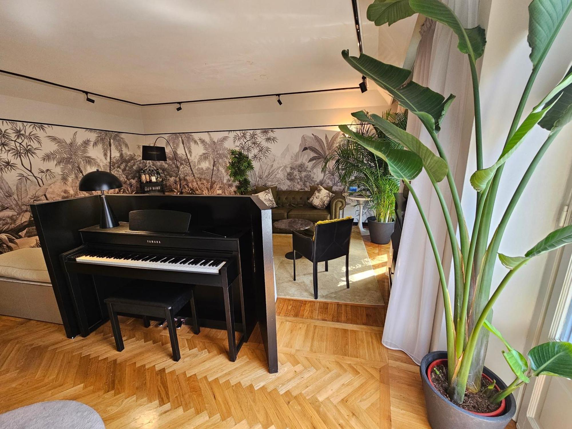 Exclusive Top Floor 2-bedroom Flat Milán