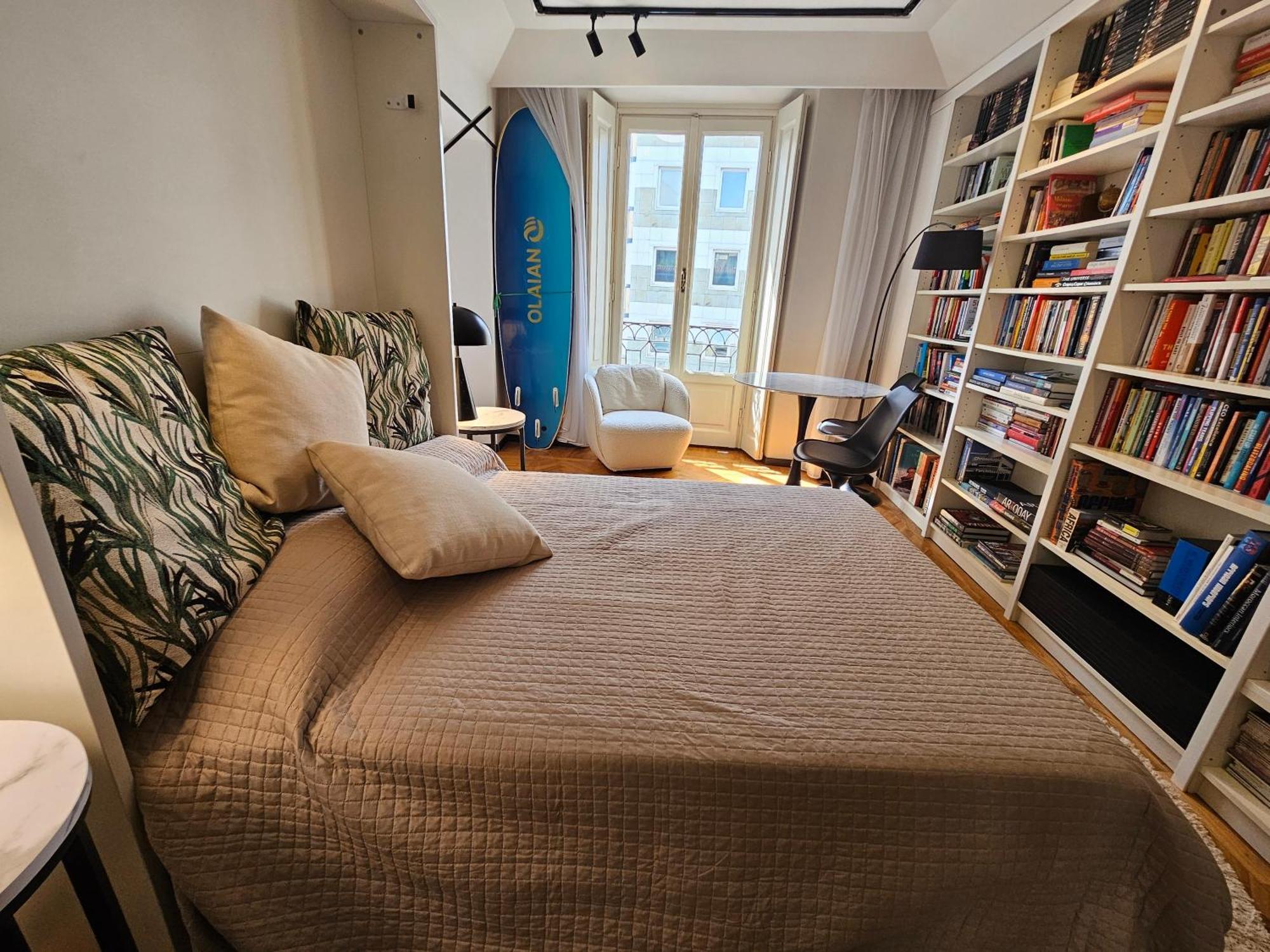 Exclusive Top Floor 2-bedroom Flat * Milán